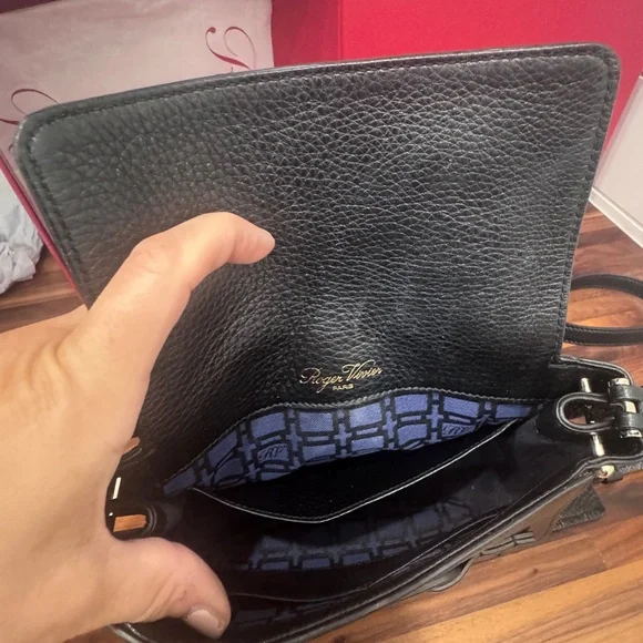 Roger Vivier Black ‘Pilgrim Du Jour’ Crossbody Bag - Picture 3 of 5
